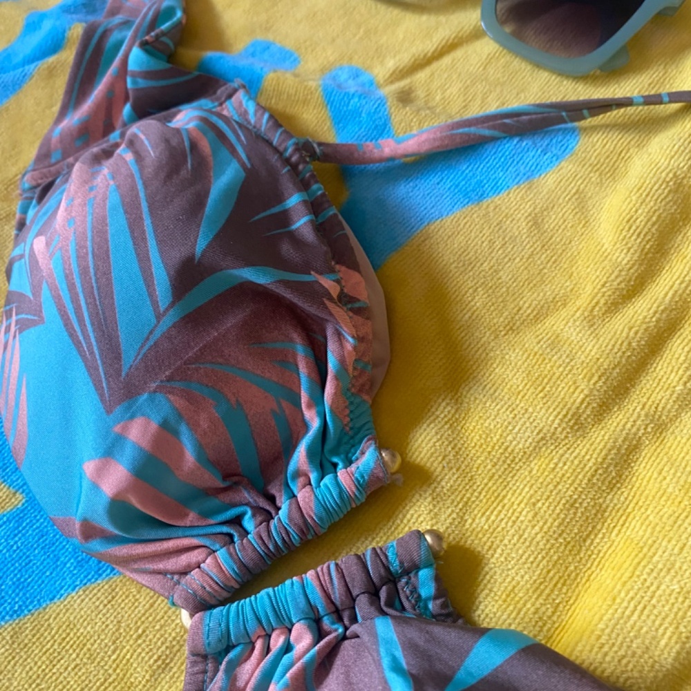 Bathing suit - Picture 2 of 3